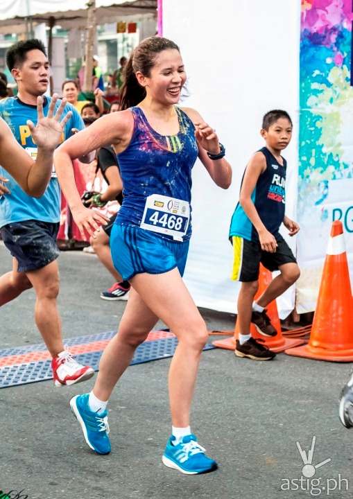 Karylle at the DZMM Tulong Na, Tabang Na, Tayo Na, Takbo Na color fun run