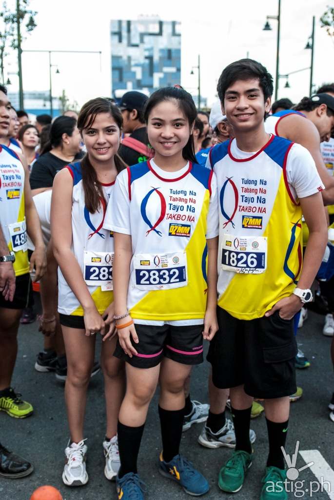 Luv U cast members Alexa Ilacad, Sharlene San Pedro, and Jarius Aquino at the DZMM Tulong Na, Tabang Na, Tayo Na, Takbo Na color fun run