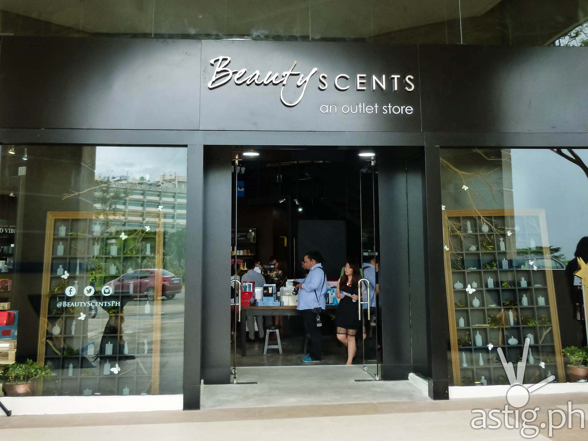 Beauty Scents Opens First Perfume And Make Up Hub In Ph Astig Ph
