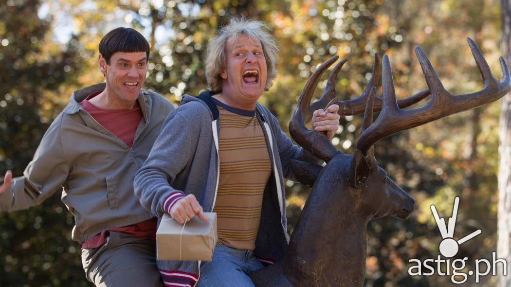 Jim Carrey (Lloyd Christmas) and Jeff Daniels (Harry Dunne) in Dumb and Dumber To