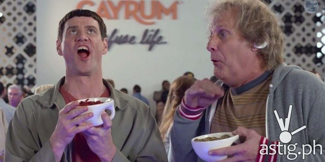 Jim Carrey (Lloyd Christmas) and Jeff Daniels (Harry Dunne) in Dumb and Dumber To