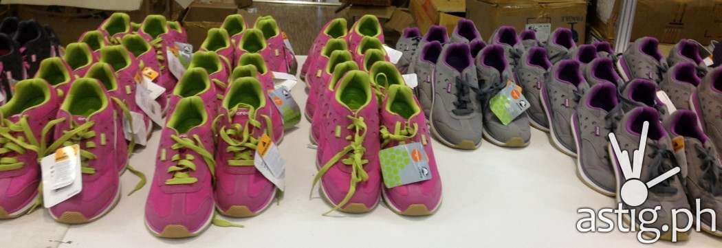 Crocs Sneakers for only PhP 1,500.00 from the original price of Php 4,800 for sizes 6 and up.