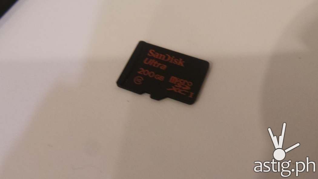 SanDisk 200GB Ultra microSDXC