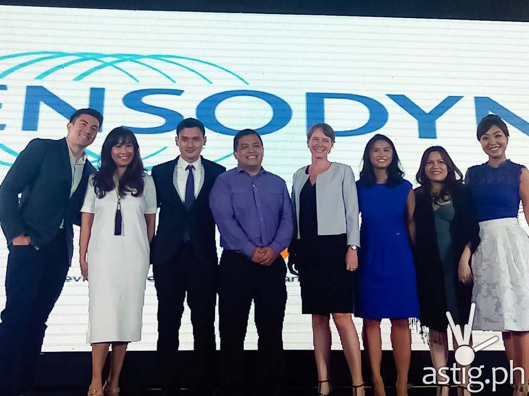 Luis Manzano with GSK and Sensodyne executives