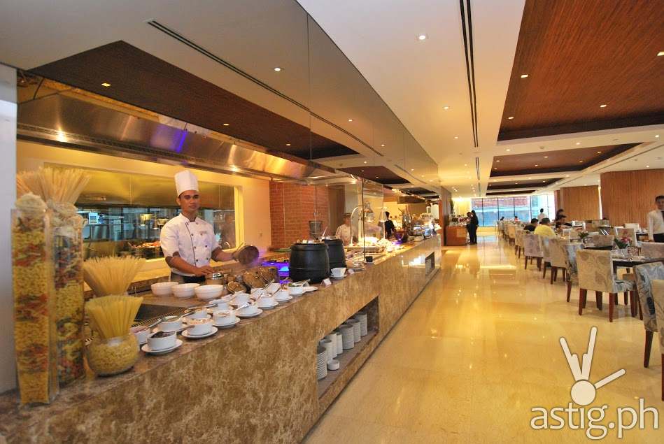 Action Stations Serve As the Focal Point Of The Morning at City Garden Grand Hotel Makati Spice Cafe