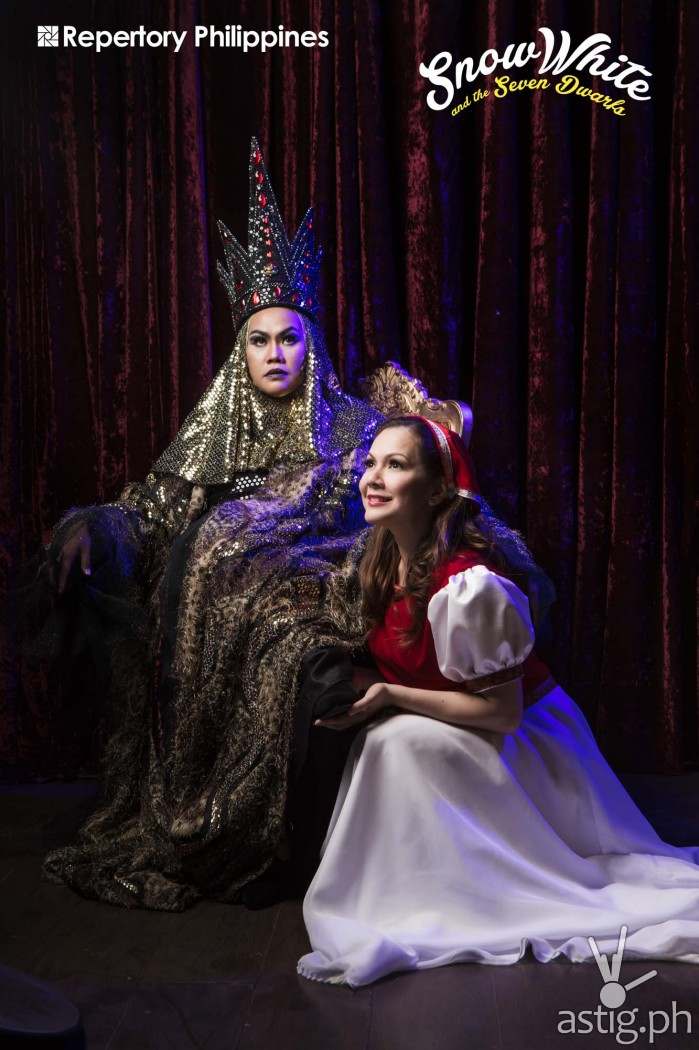 Bituin Escalante (Queen), Christine Flores (Snow White)