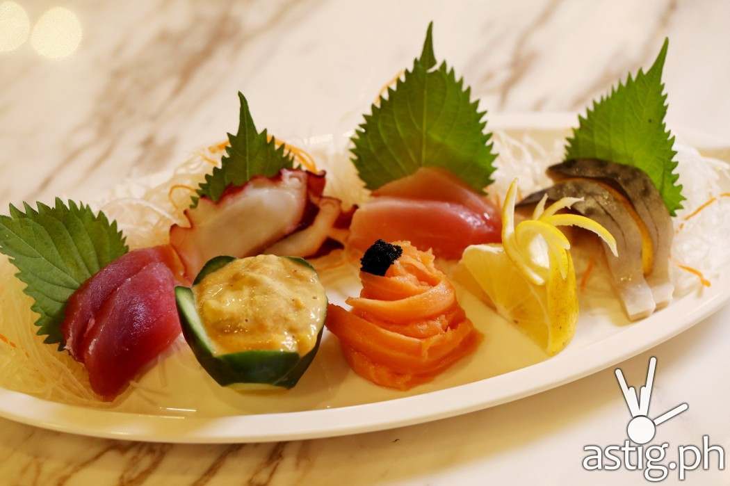Sashimi Plate Sea Urchin, Salmon, Tuna, Mackarel, Octopus, Garoupa