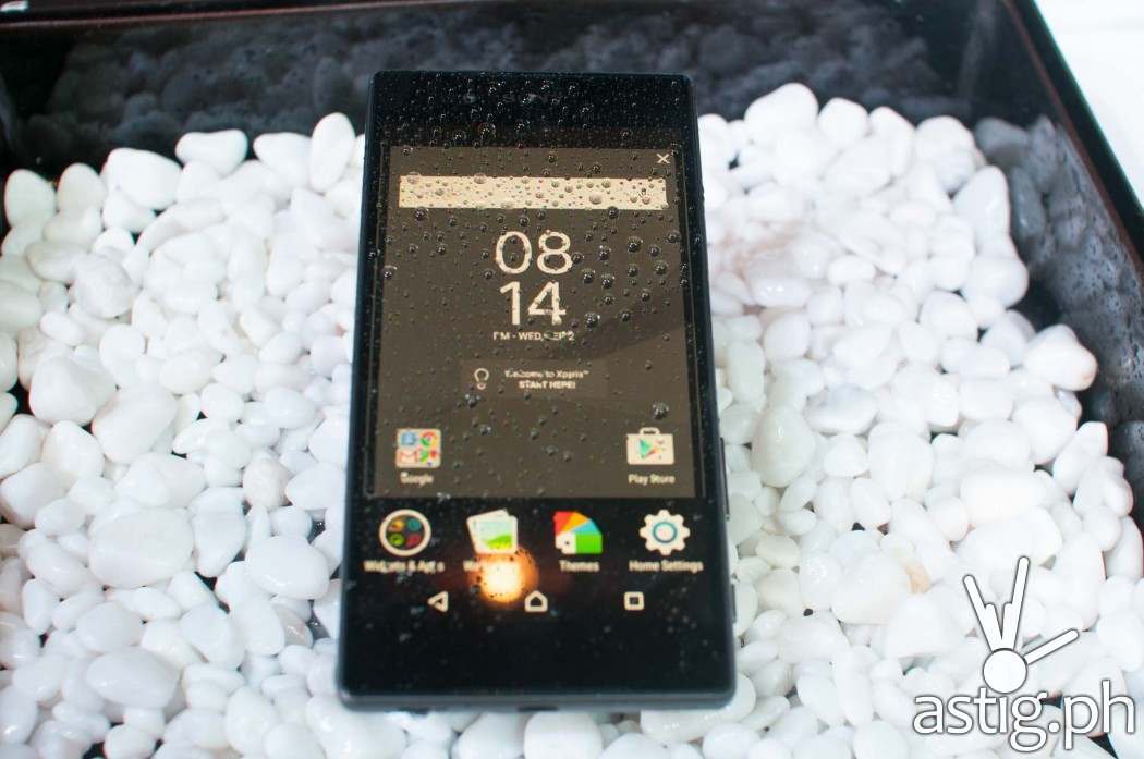 A little rain and some dirt can't hurt the Sony Xperia Z5 - it's rated IP65 and IP68!