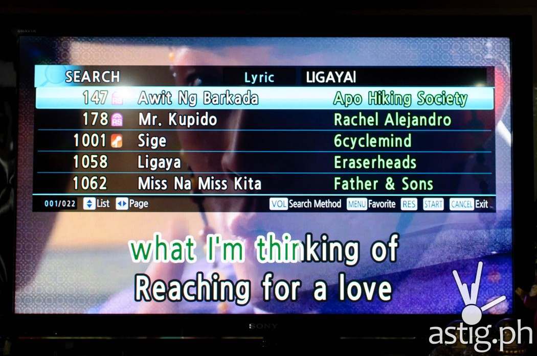 You can search for songs by entering the lyrics in GRAND VIDEOKE Symphony 2.0
