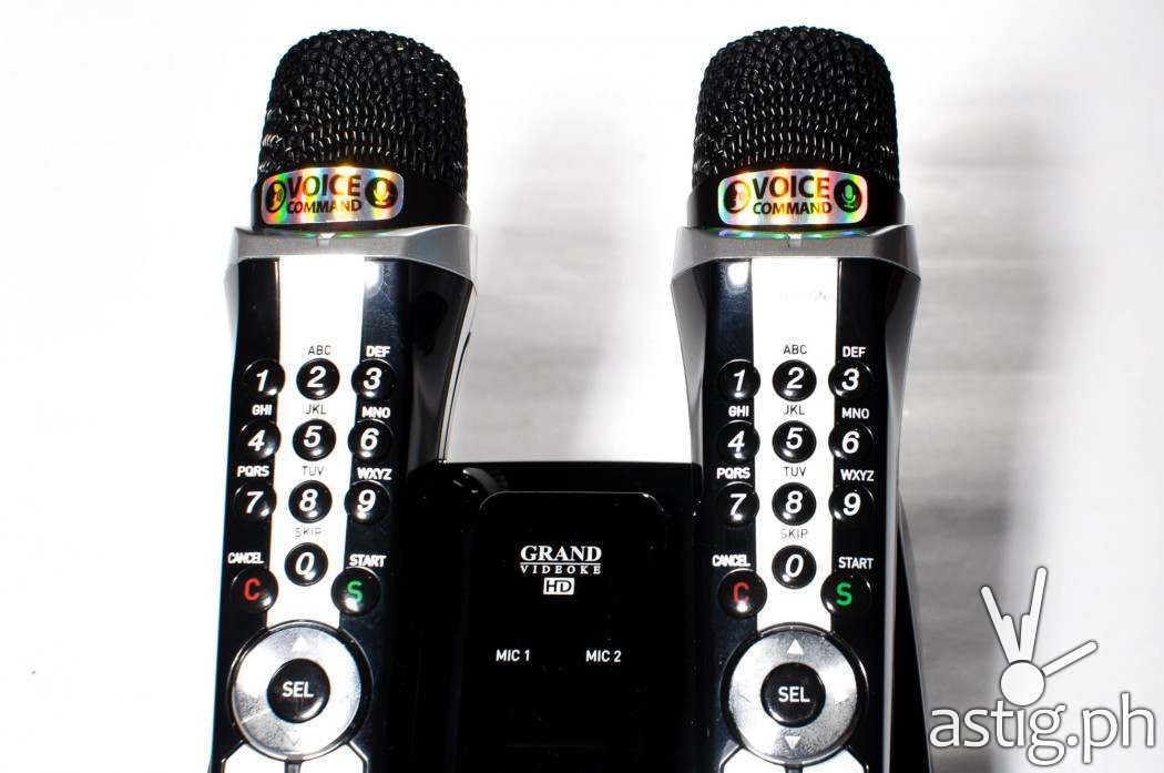 The GRAND VIDEOKE Symphony 2.0 comes with dual wireless microphones which can also act as a remote control