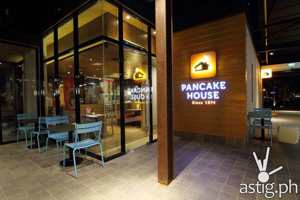 Pancake House at Burgos Eats anchors its design on the cozy “house” concept and all the design elements follow this. The whole space reflects a homey and cozy vibe that makes customers feel like they’re in their own homes.