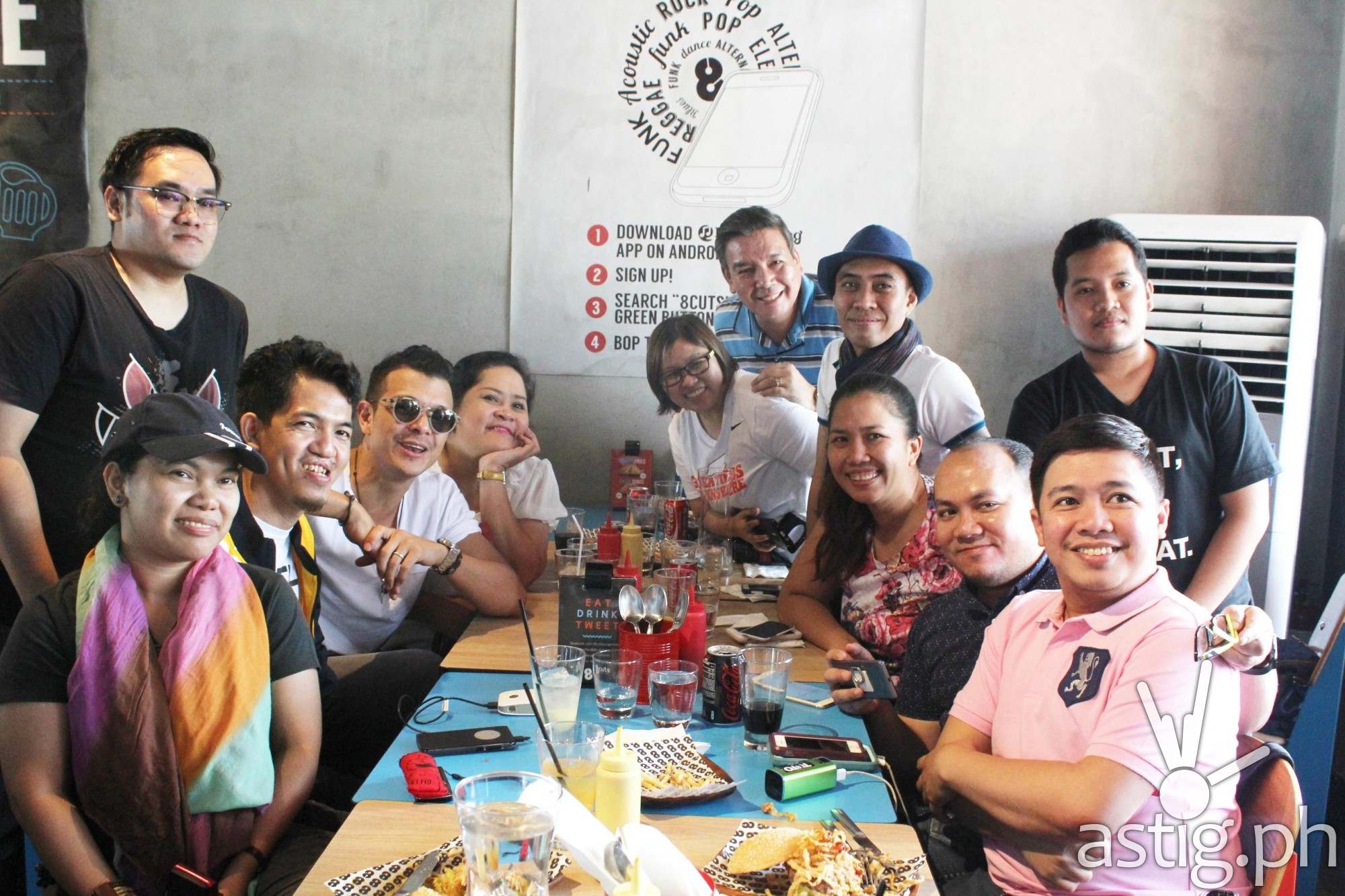 Bloggers were happy as they were able to talk intimately with Jericho Rosales.