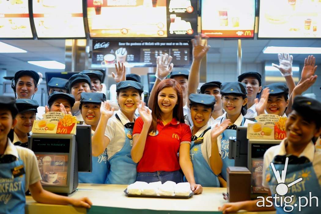 Janine Gutierrez with the crew of McDonald’s Granada in Quezon City