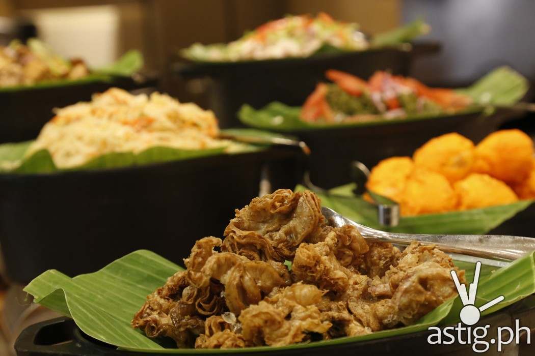 Street food staples such as Chicharon Bulaklak, grilled pork and chicken gizzards, and Tokwa’t Baboy