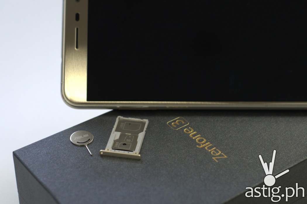 ASUS ZenFone 3 SIM tray and removal pin