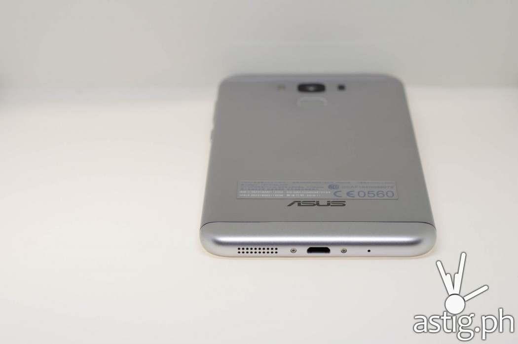 ASUS Zenfone 3 Max USB Type-C port and speaker grille