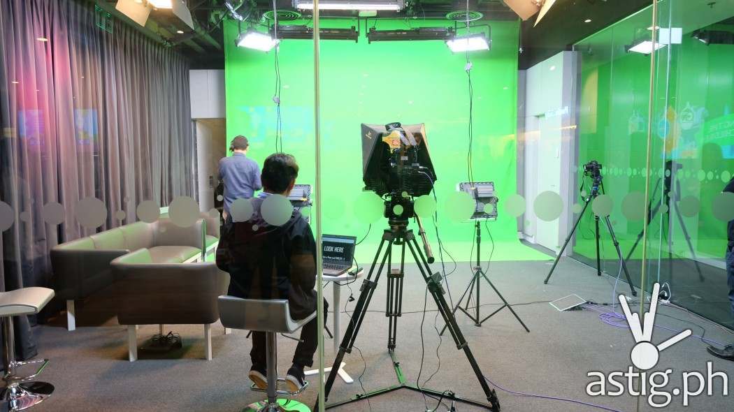 Globe Chroma key studio