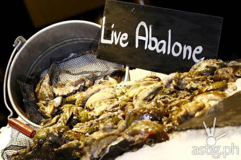 Live Abalone station is added on the fresh seafood selections