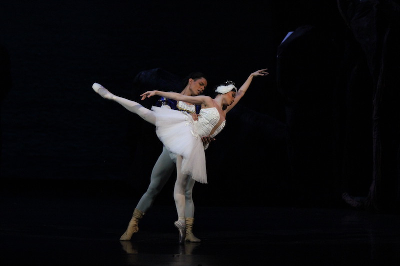 Victor Maguad as Siegfried and Jemima Reyes as Odette