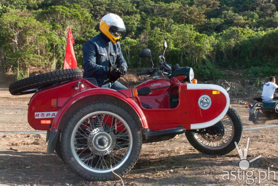 Jay Taruc test drives a Ropali motorbike at Partakan Festival 2017