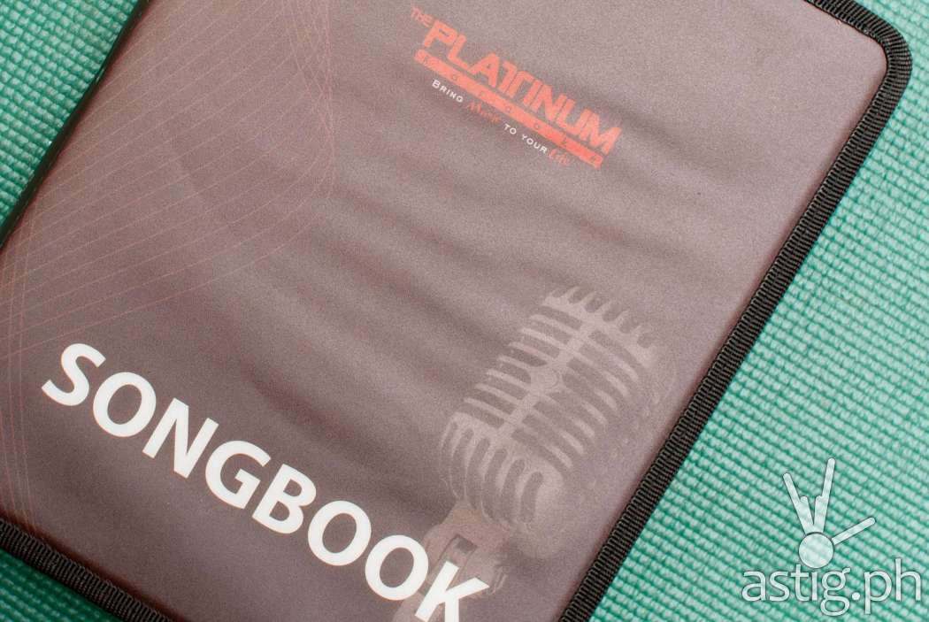 Platinum Alpha features over 17000 songs, so it's not surprising that the songbook is big and thick