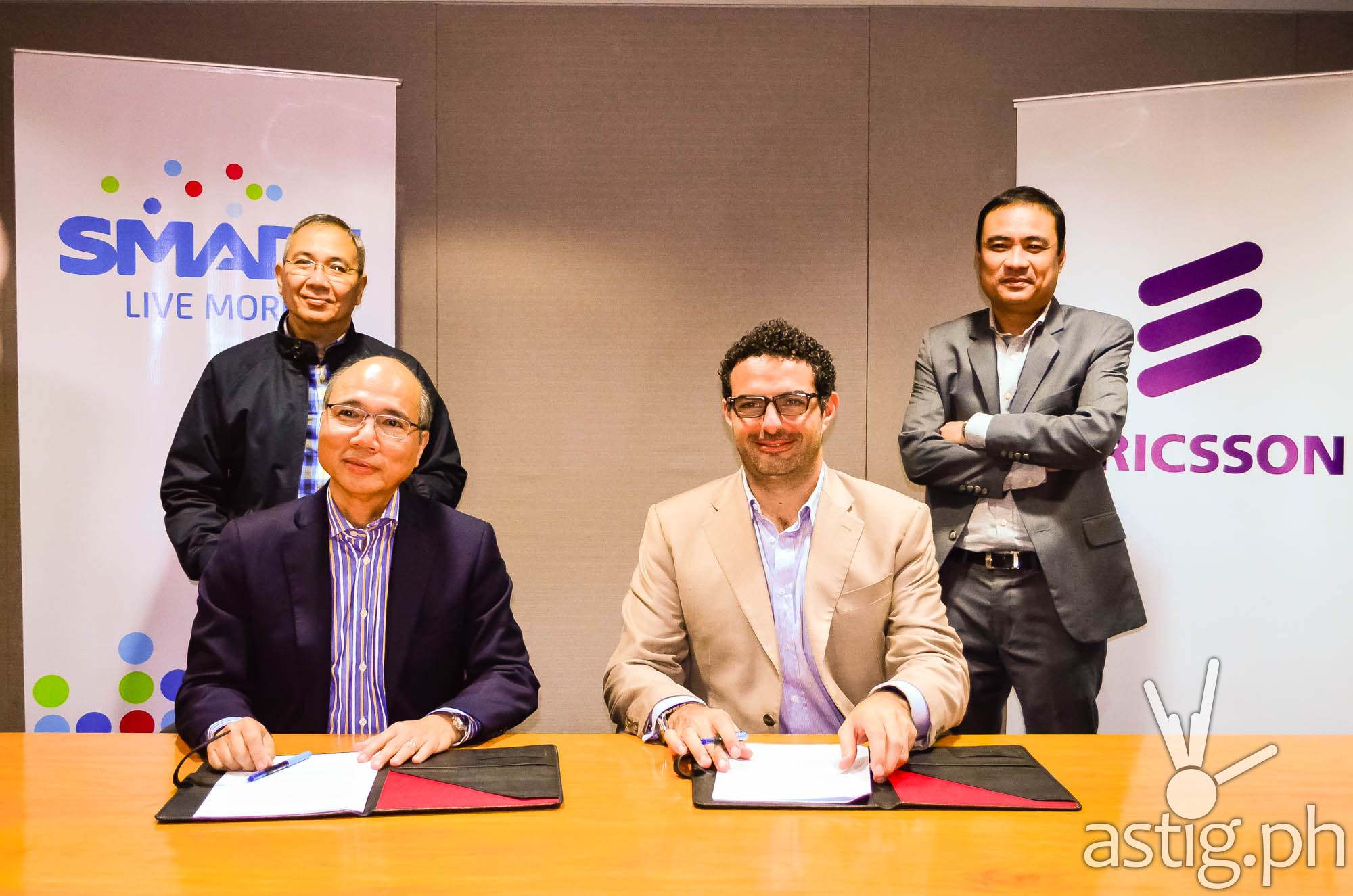 Smart, Ericsson and REFUNITE CSR partnership. Seated from left: Mr Orlando B Vea, Chief Wireless Advisor, Smart Communications and Mr Elie Hanna, Ericsson Philippines and Pacific Islands President and Country Manager. Standing from left: Mr. Ramon Isberto, Public Affairs Group Head, PLDT/ Smart Communications; and Mr Anthony Valdez, VP- Key Account Manager, Ericsson Philippines