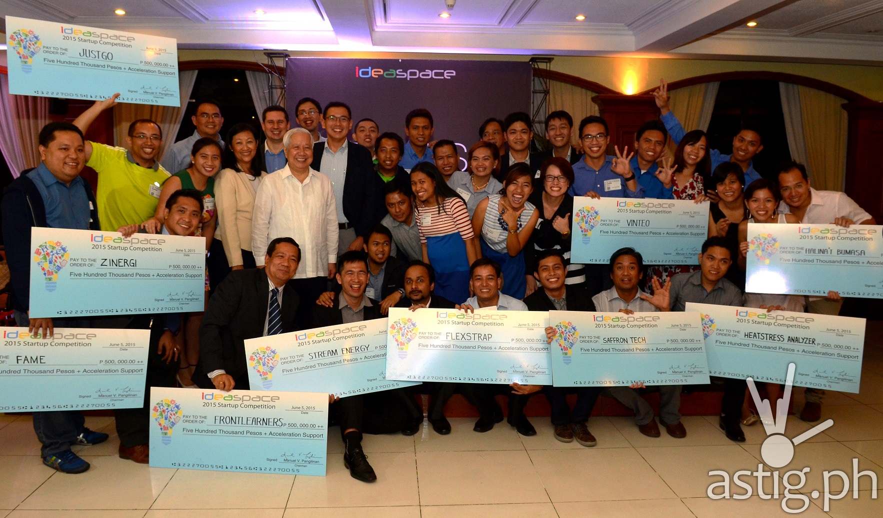 The IdeaSpace 2015 Top Ten Startups along with (standing from leftmost, back row) IdeaSpace President and Co-Founder Earl Martin Valencia, Meralco Chief Technology Advisor Gavin Barfield, IdeaSpace Co-Founder Marthyn Cuan, and Meralco President and CEO Oscar S. Reyes (2nd row, standing, in white).