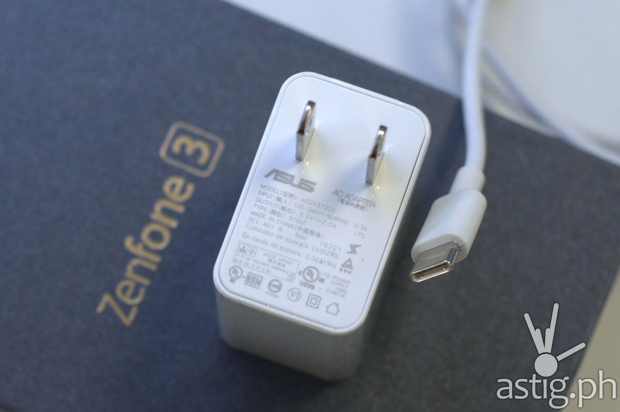 ASUS ZenFone 3 USB Type-C cable and plug