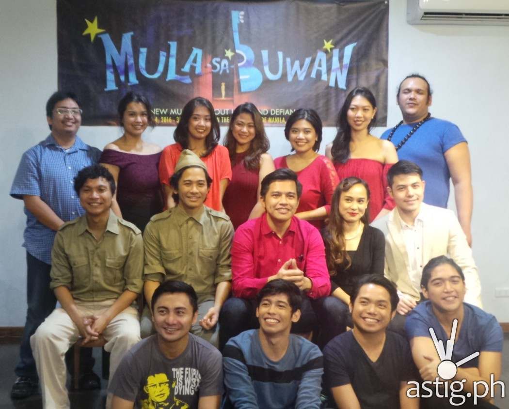 Mula sa Buwan Cast