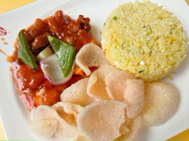 Zenfone 4 Selfie - sample photo (indoor, natural light, HDR)