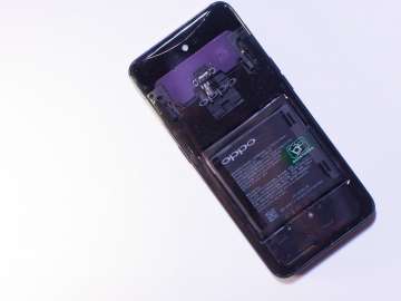 OPPO Find X with transparent back used to demonstrate the pop up camera mechanism - OPPO Find X Philippine launch
