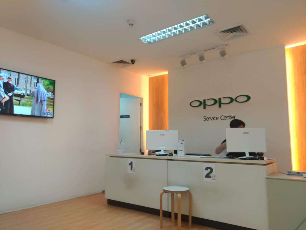 OPPO Service Center interior