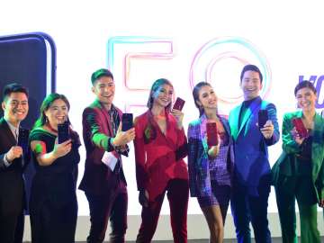 Jane Wan with Julia Barretto and other celebrity endorsers at the OPPO F9 launch in the Philippines