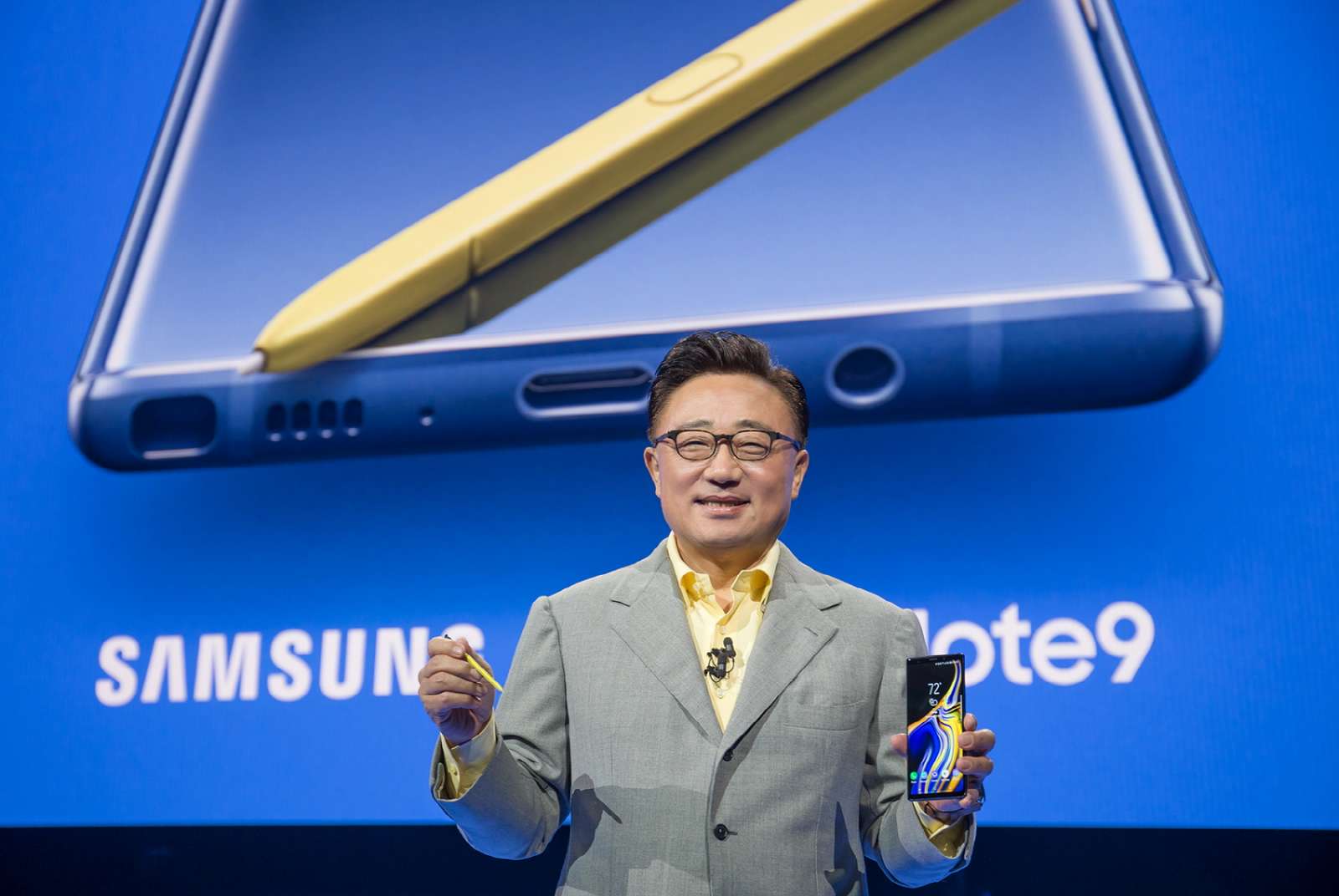 Samsung CEO DJ Koh presents the Galaxy Note 9 at the Samsung Galaxy Unpacked 2018 event