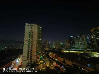 Huawei Mate 20 Pro sample photo - cityscape night mode ultrawide