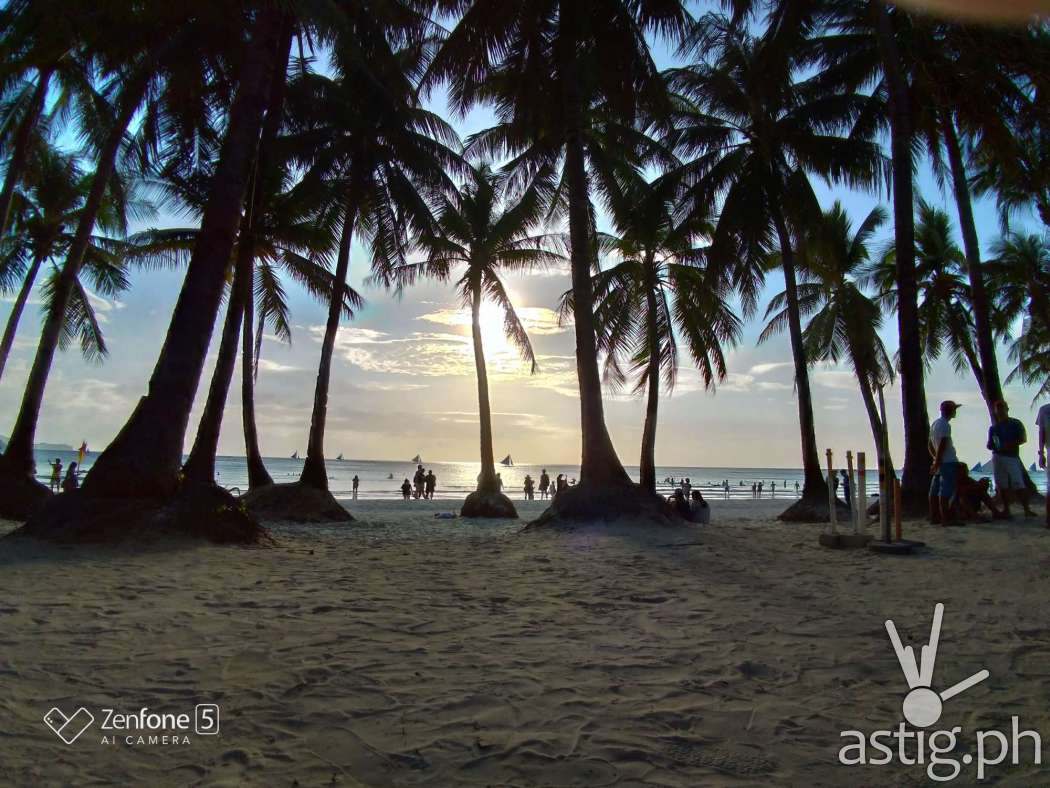 Boracay Philippines re-opening smartphone photo taken on an ASUS ZenFone 5 by Den Uy of TechKuya