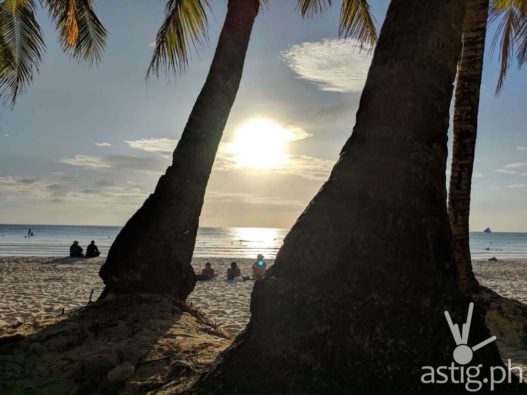 Boracay Philippines re-opening smartphone photo taken on an ASUS ZenFone 5 by Den Uy of TechKuya