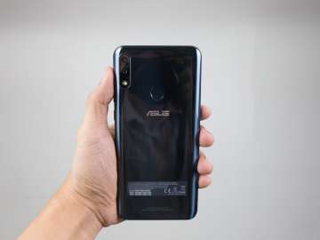 ASUS ZenFone Max Pro M2 (Philippines) back handheld