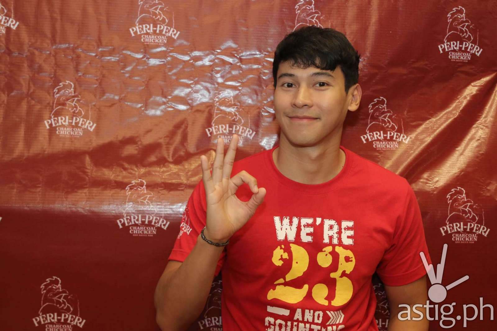 Enchong Dee shows off how his Peri flavourful favourite is now at 23 branches and growing.