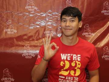 Enchong Dee shows off how his Peri flavourful favourite is now at 23 branches and growing.