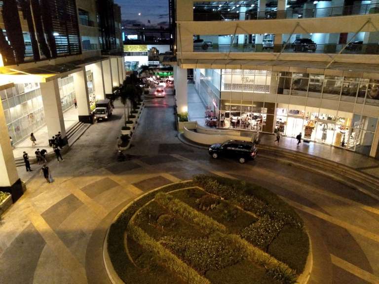 Night shot outdoors - Realme C1 sample photo