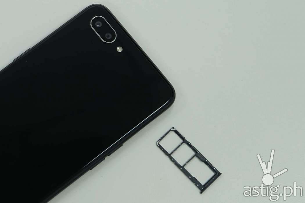 Rear camera with dual SIM tray and MicroSD expansion - Realme C1 Philippines