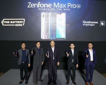 From left to right: ASUS Philippines Marketing Manager for Systems Group, Anvey Factora, ASUS Global Senior Marketing Manager, Andrew Chan, ASUS Philippines Country Manager, George Su, ASUS Philippines Product Manager for Smartphones, Lenny Lin, and ASUS Philippines Product Marketer for Smartphones, Francis Garcia