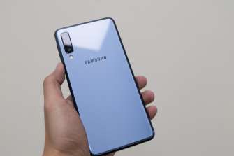 Back handheld - Samsung Galaxy A7 (Philippines)