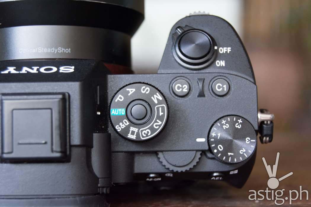 Power button, Shooting mode, EV dial, aperture ring - Sony A7R III (Philippines)