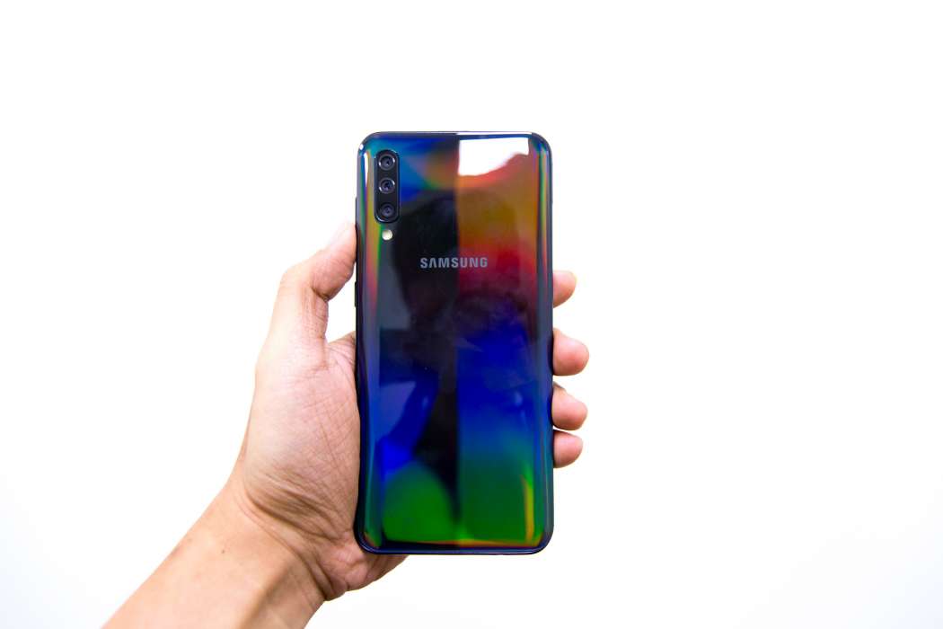 Back handheld - Samsung Galaxy A50 (Philippines)