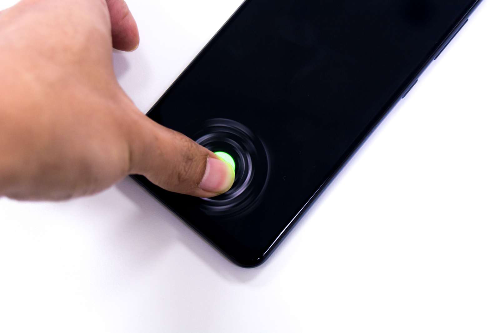 In-display fingerprint scanner - Samsung Galaxy A50 (Philippines)