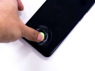 In-display fingerprint scanner - Samsung Galaxy A50 (Philippines)