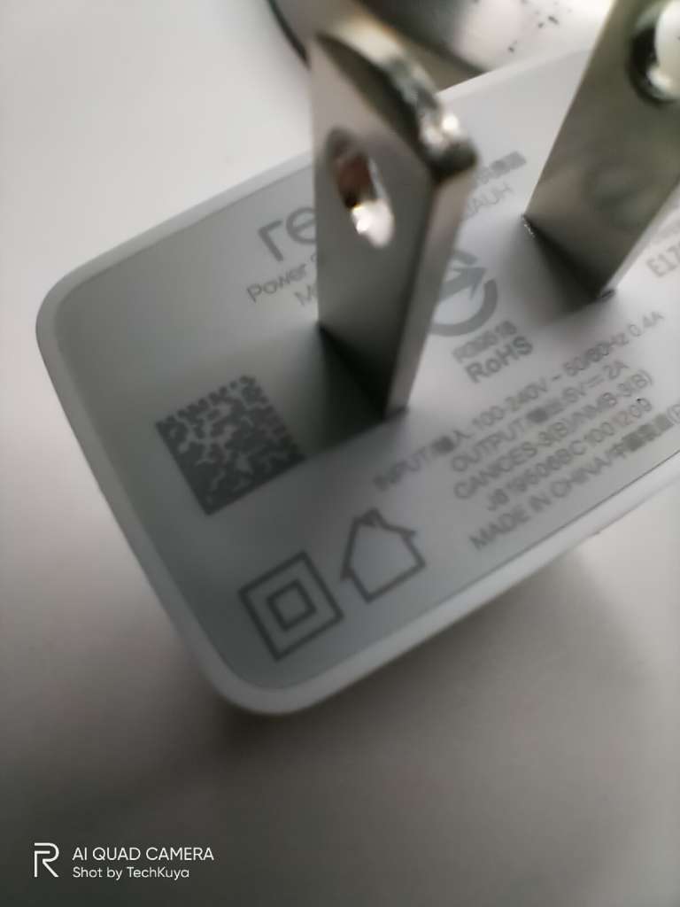 Close-up / macro comparison (main camera) - Realme 5i