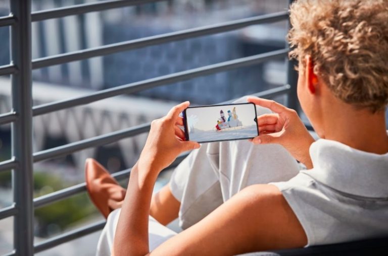 OPPO Reno3 x Netflix Philippines